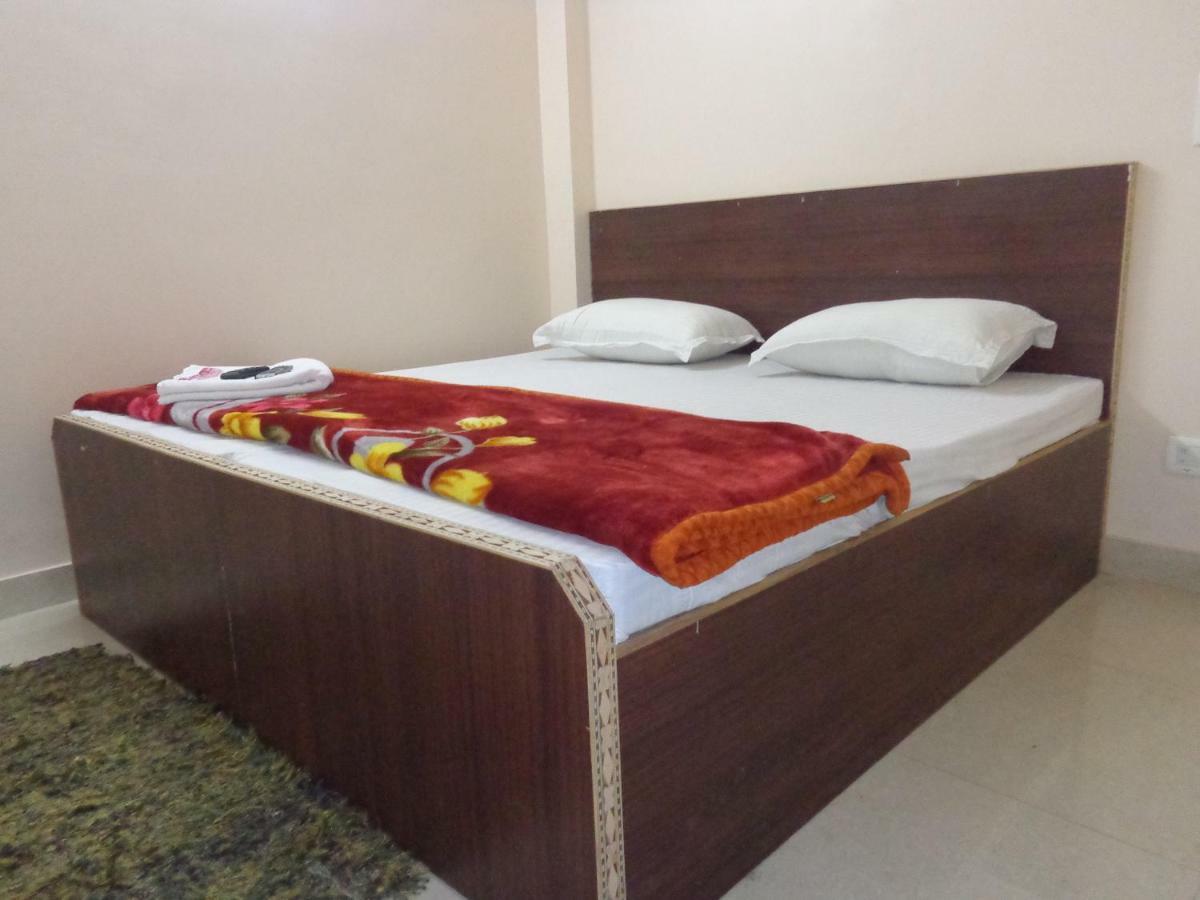 Delhi Inn,Walk In Nizamuddin Railway Station New Delhi Exterior photo