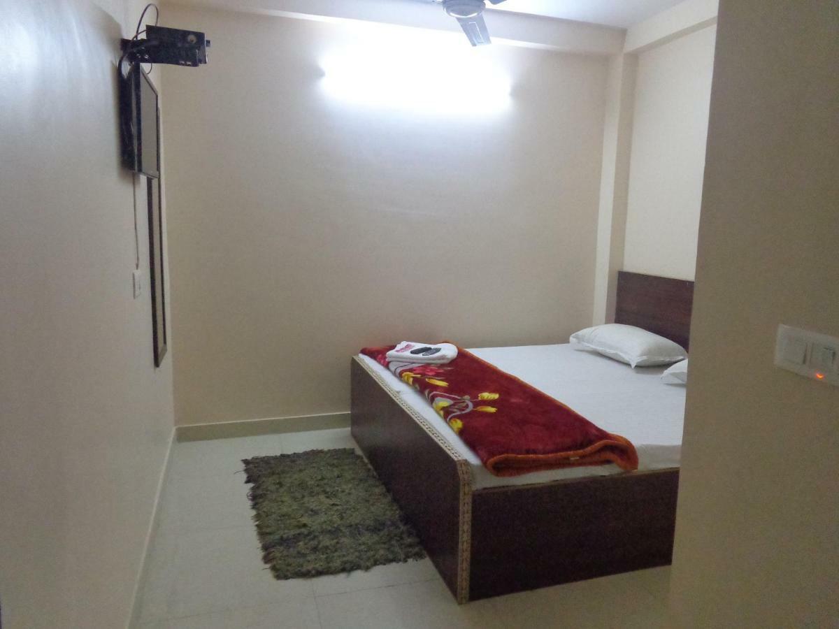 Delhi Inn,Walk In Nizamuddin Railway Station New Delhi Exterior photo